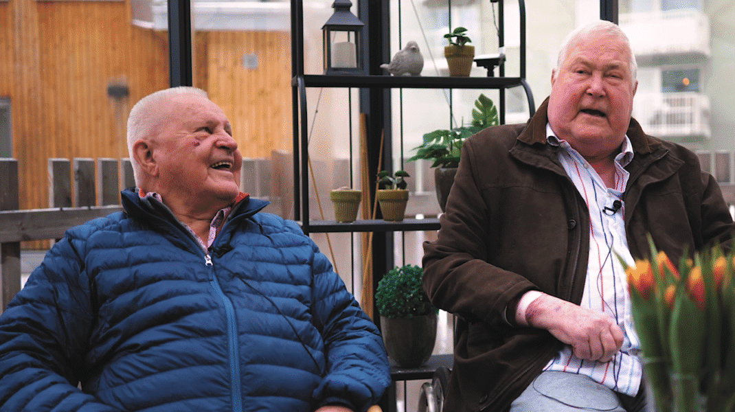 Arne och Björn fikar tillsammans
